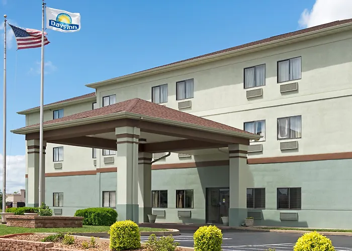 Days By Wyndham St Louis Collinsville