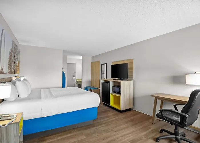 Days By Wyndham St Louis
