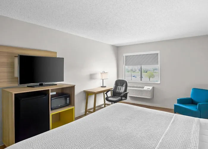 Days By Wyndham St Louis Collinsville