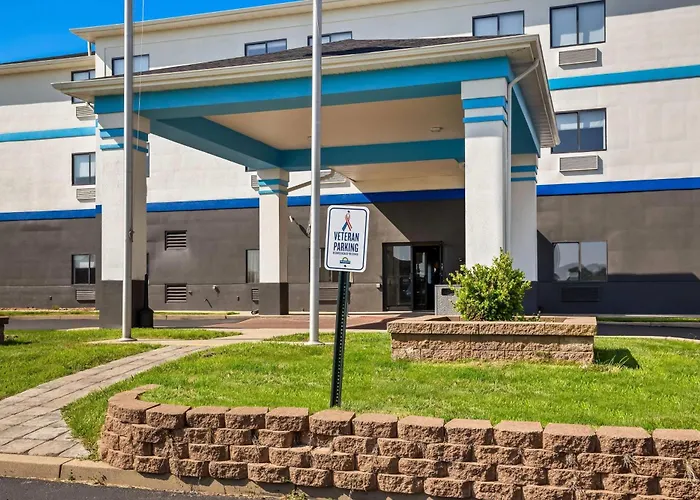 Days By Wyndham St Louis Collinsville