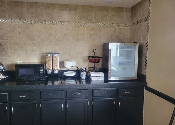 Days By Wyndham St Louis Hotel 2*