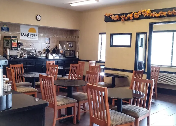 Days By Wyndham St Louis Hotel Collinsville