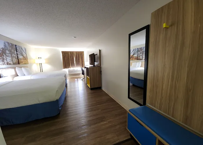 Days By Wyndham St Louis Hotel 2*